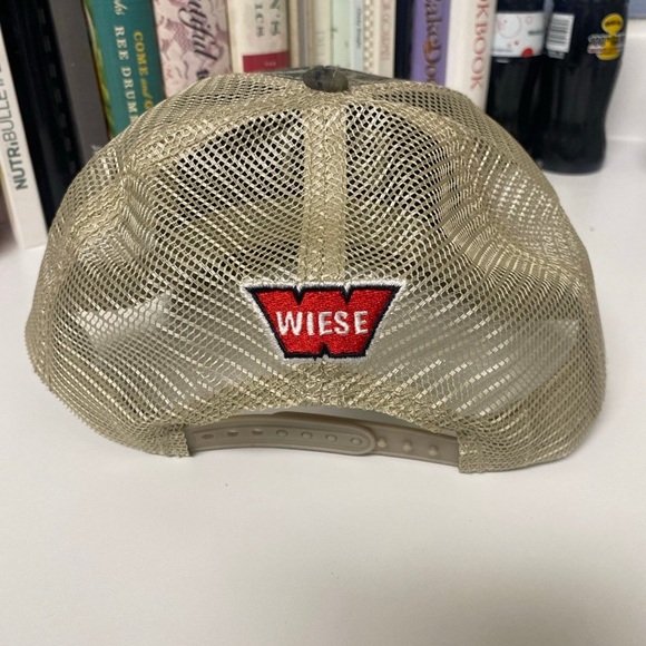 CAT Lift Truck(Wiese) Camo Mesh Snap Back trucker Hat - Picture 4 of 8